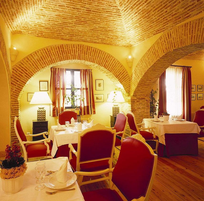 Posada Real Del Pinar Посаль-де-Гальинас Ресторан фото